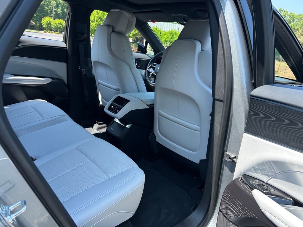 Used 2025 Cadillac Lyriq Sport RWD image 47