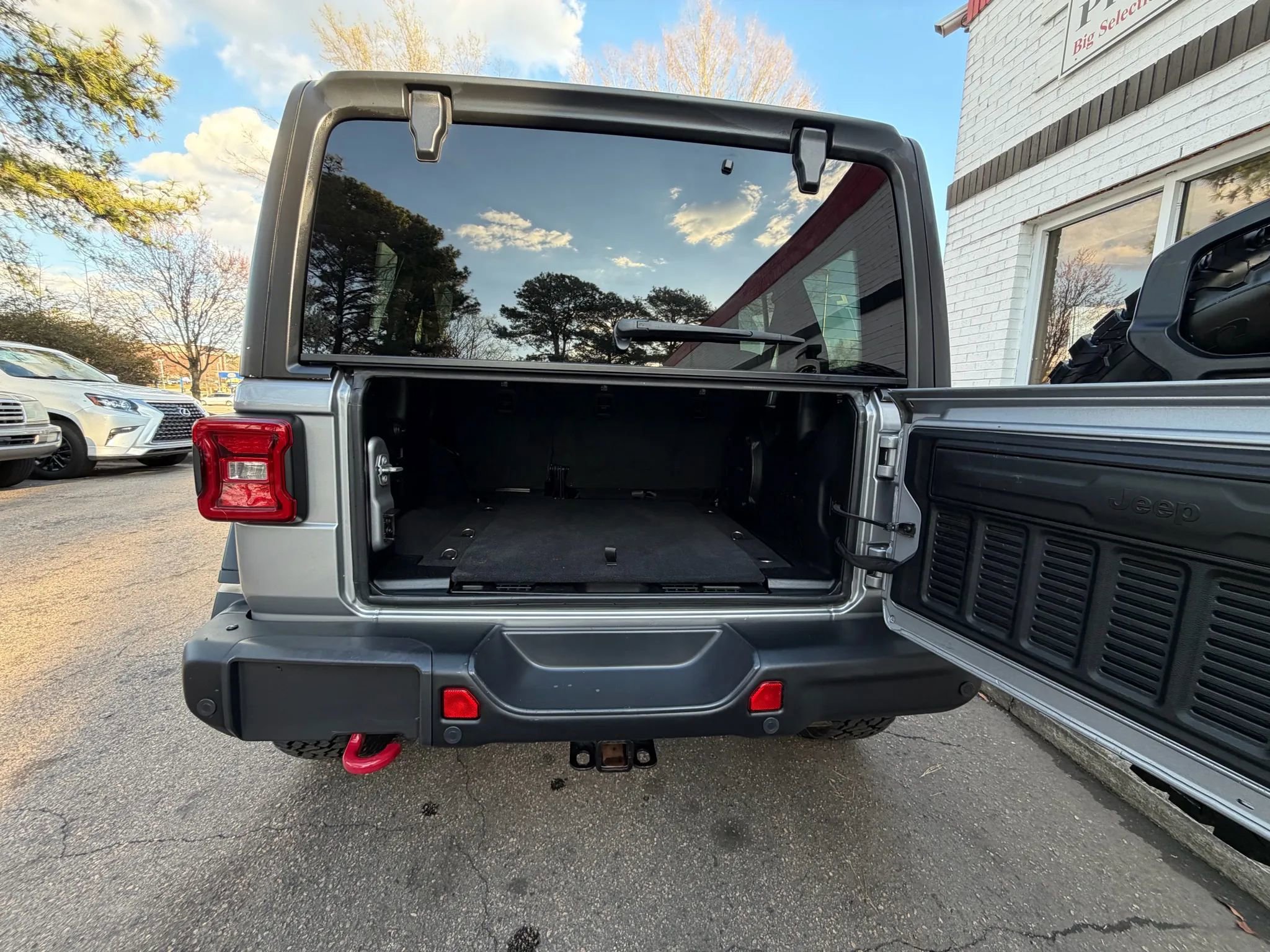Used 2018 Jeep Wrangler Unlimited Rubicon image 14