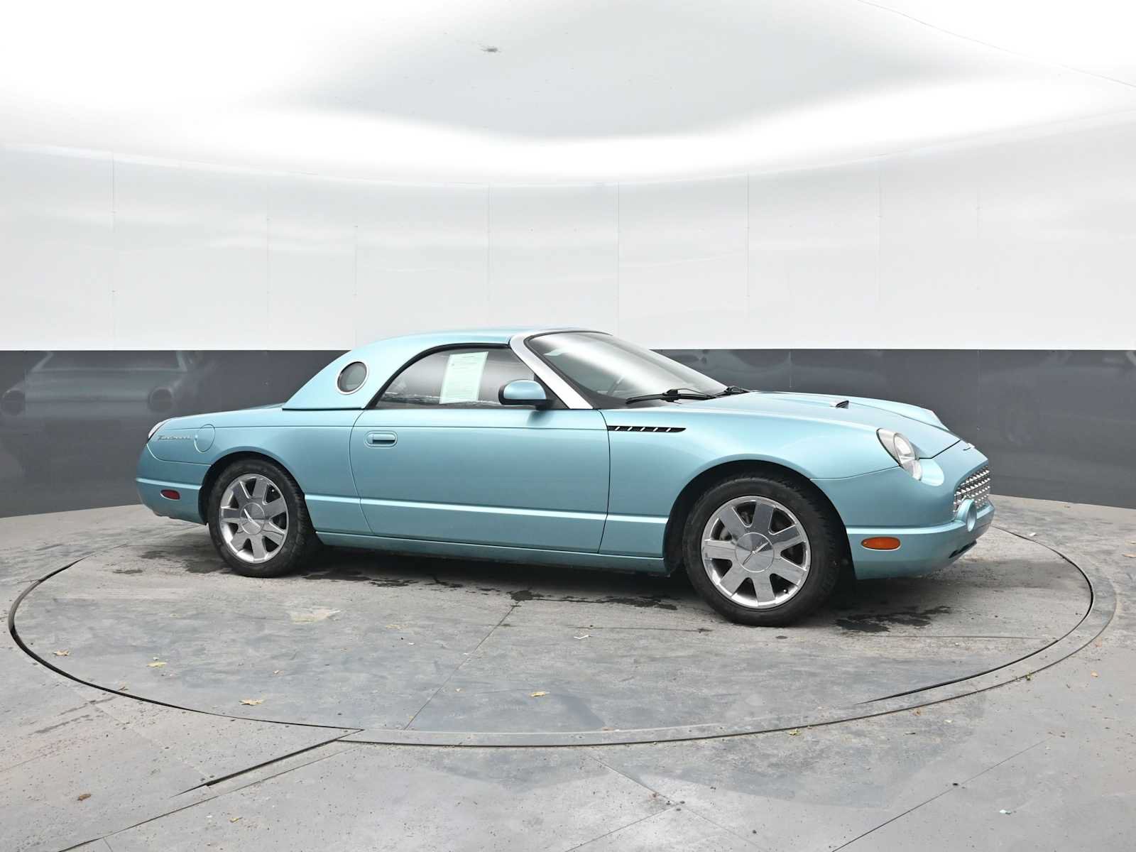 Used 2002 Ford Thunderbird RWD image 8