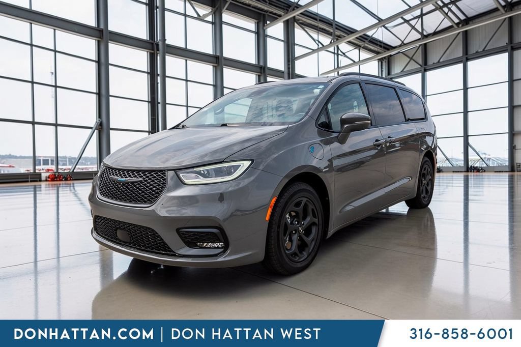 Used 2021 Chrysler Pacifica Touring w/ S Appearance Package FWD image 26