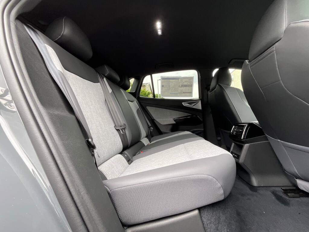 New 2026 Volkswagen ID.4 Pro AWD/4WD image 14