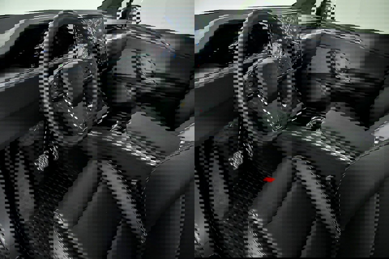 Used 2022 Tesla Model X Plaid image 18