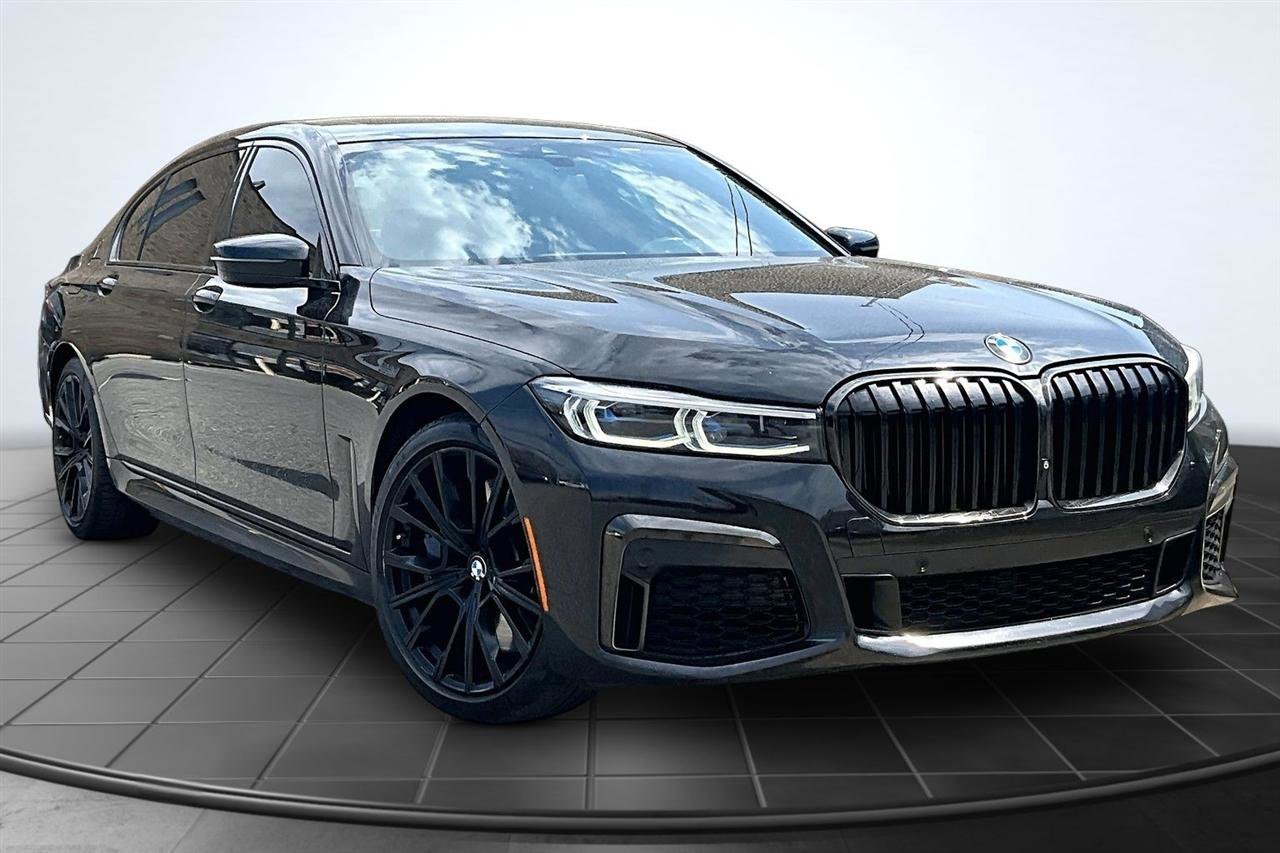 Used 2020 BMW 750i xDrive w/ M Sport Package image 3