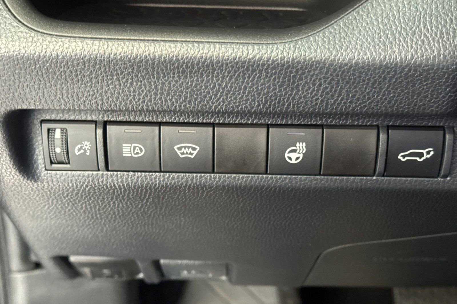Certified 2023 Toyota RAV4 XLE Premium FWD image 32