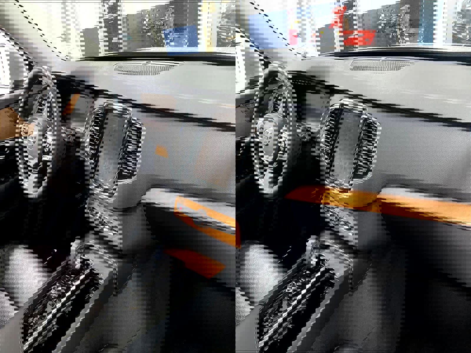 Used 2023 Volvo XC90 B6 Plus w/ Protection Package image 14