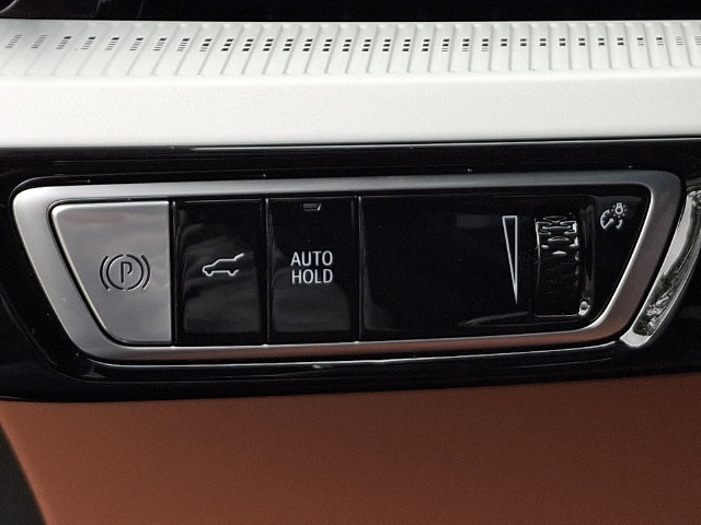 Certified 2025 Cadillac Optiq Luxury 2 AWD/4WD image 22