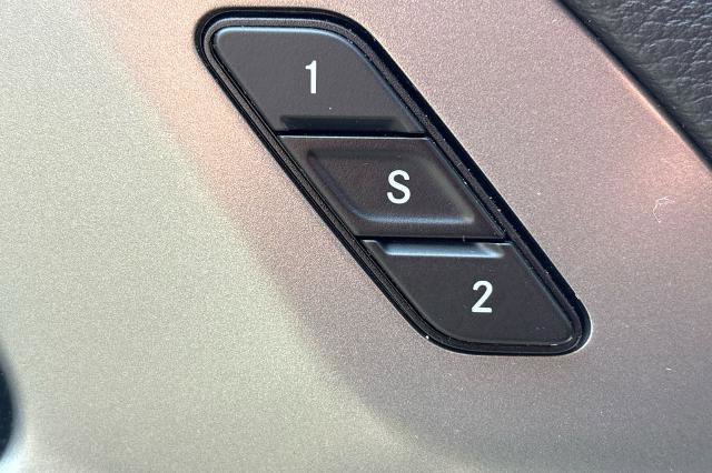 Used 2025 Chrysler Pacifica Select FWD image 29