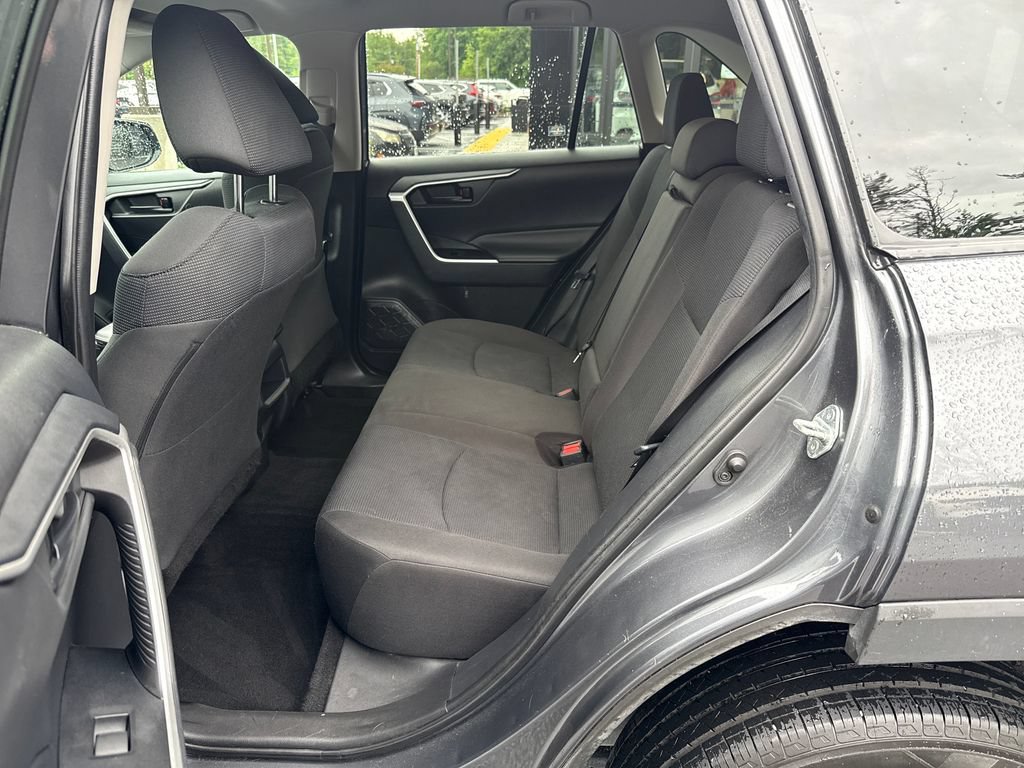 Used 2021 Toyota RAV4 LE AWD/4WD image 30