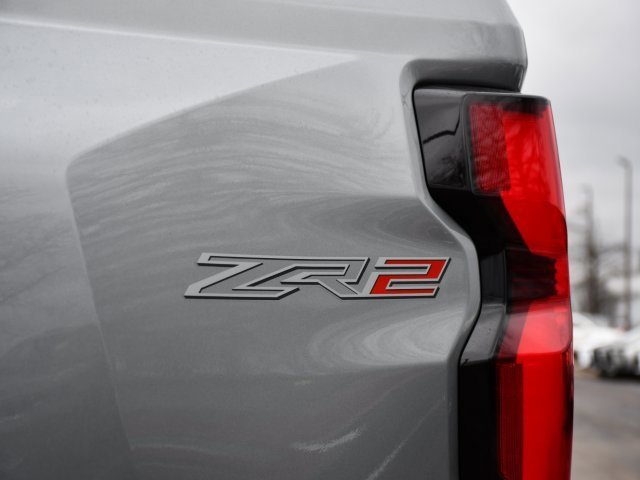 Used 2024 Chevrolet Colorado ZR2 w/ ZR2 Convenience Package III image 11