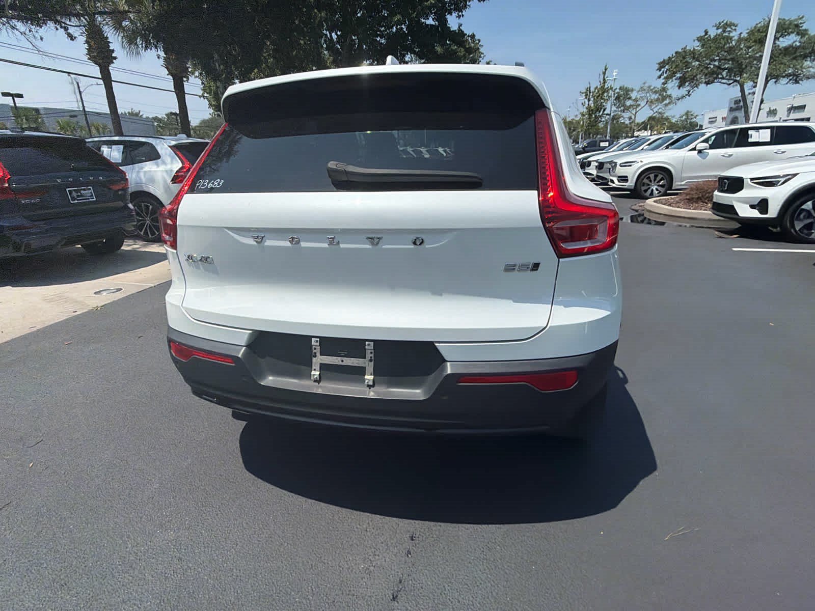 Used 2024 Volvo XC40 B5 Core AWD/4WD image 14
