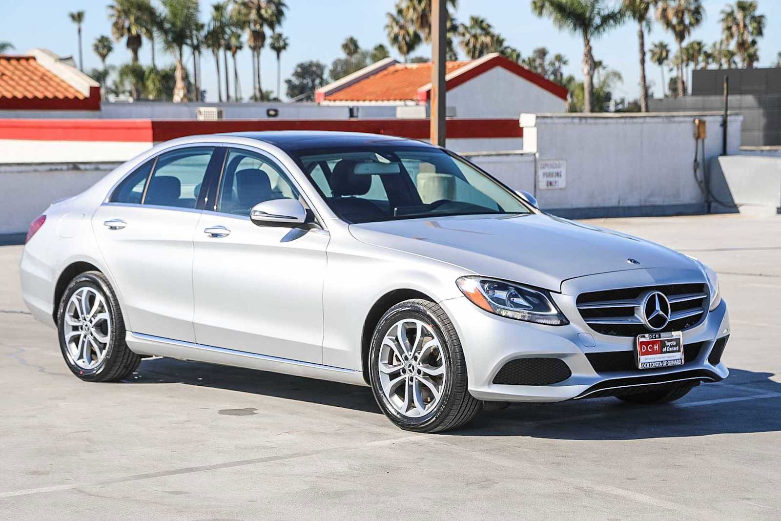 Used 2018 Mercedes-Benz C 300 4MATIC Sedan image 4