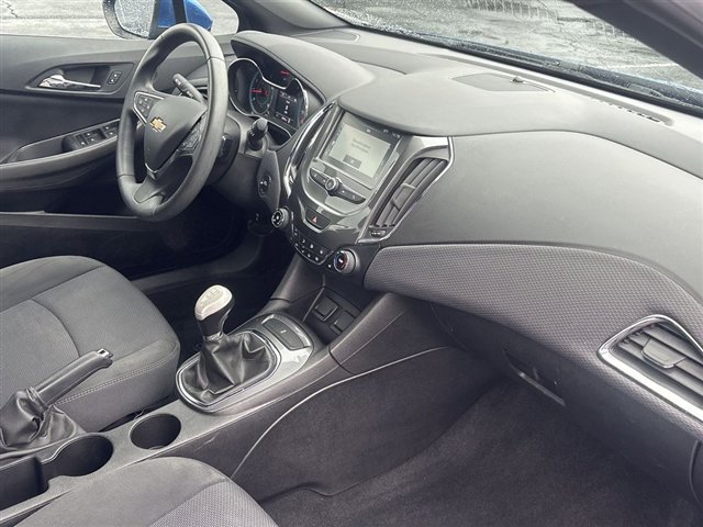 Certified 2018 Chevrolet Cruze LT w/ Convenience Package FWD image 27