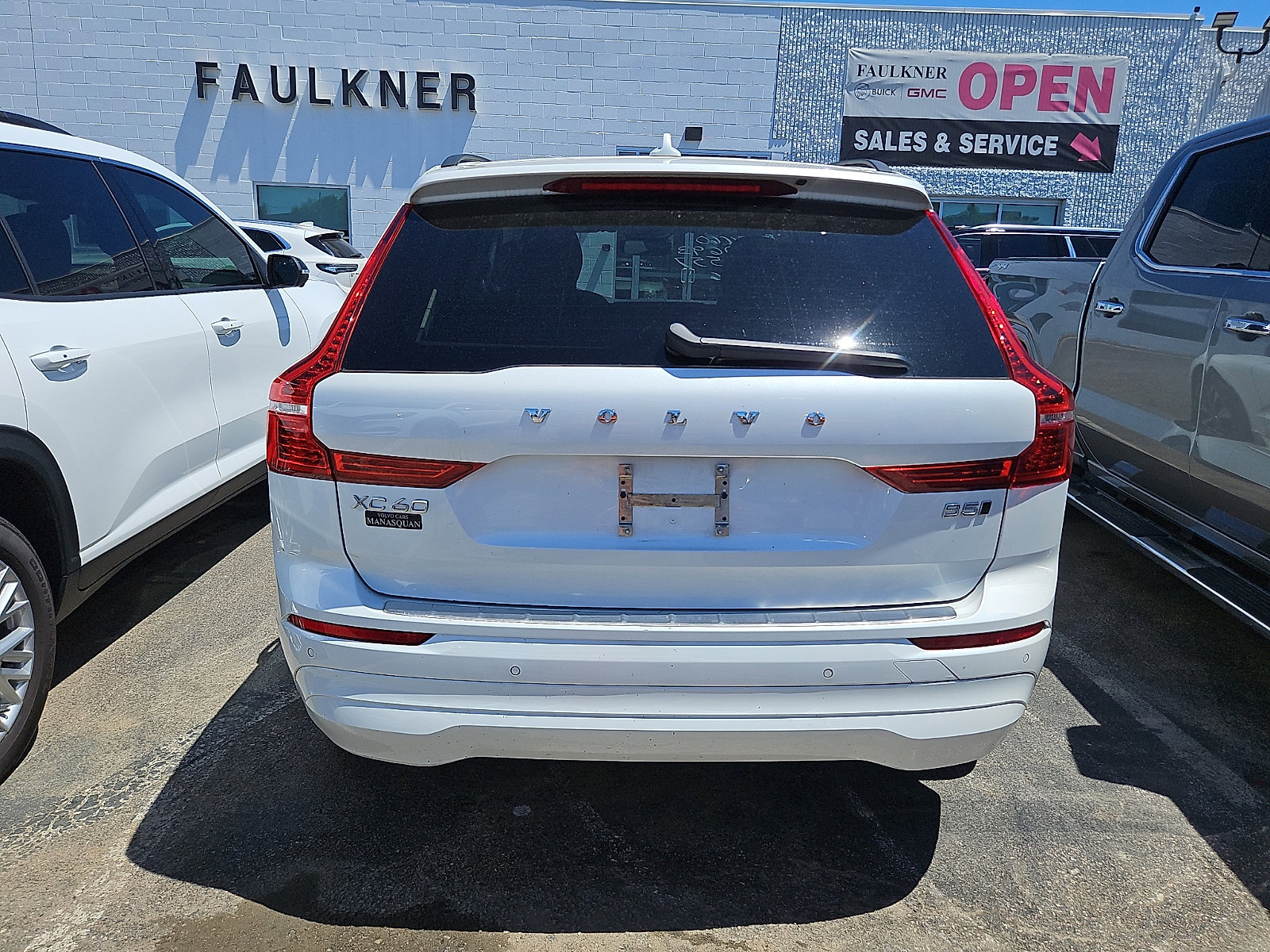 Used 2023 Volvo XC60 B5 Core w/ Climate Package AWD/4WD image 7
