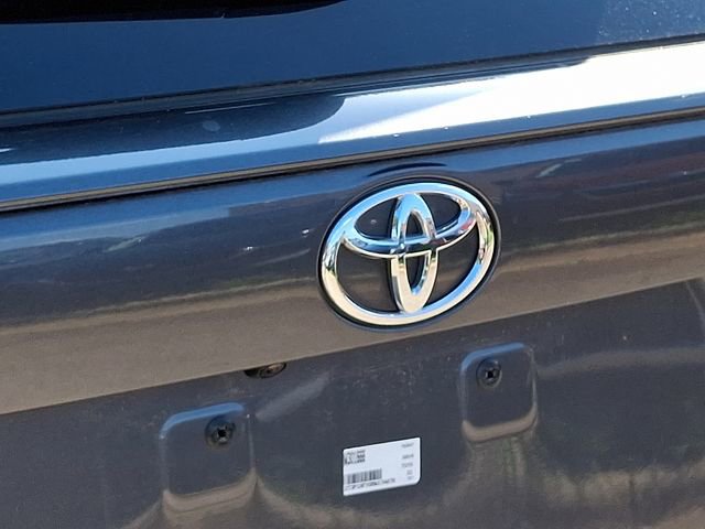 Used 2021 Toyota RAV4 XLE image 32