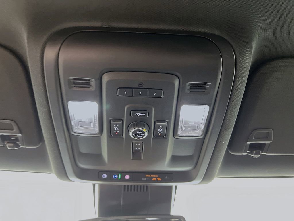 Used 2023 Chevrolet Tahoe Premier RWD image 17