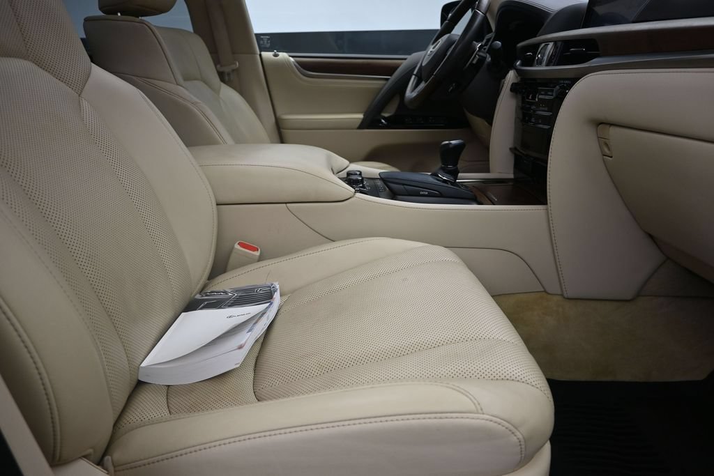 Certified 2021 Lexus LX 570 4WD w/ Luxury Package image 25