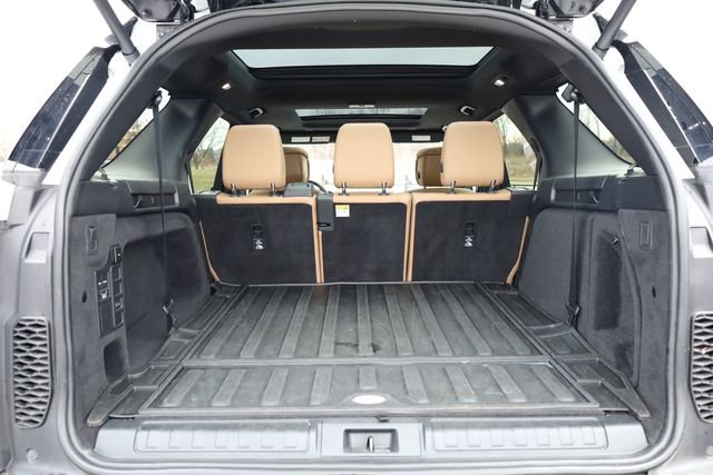 Used 2023 Land Rover Discovery S R-Dynamic image 27