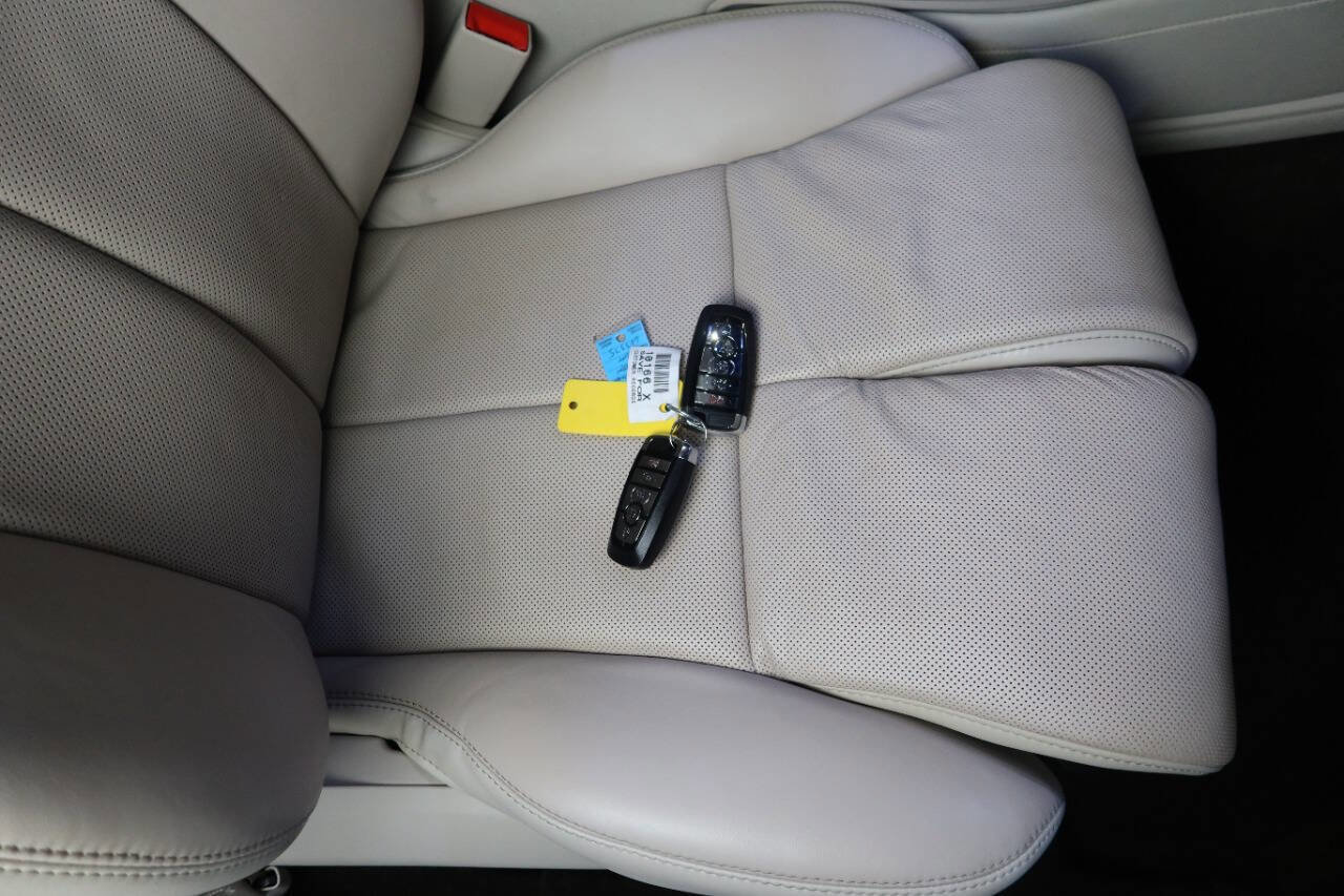 Used 2020 Lincoln Continental Reserve w/ Luxury Package image 27