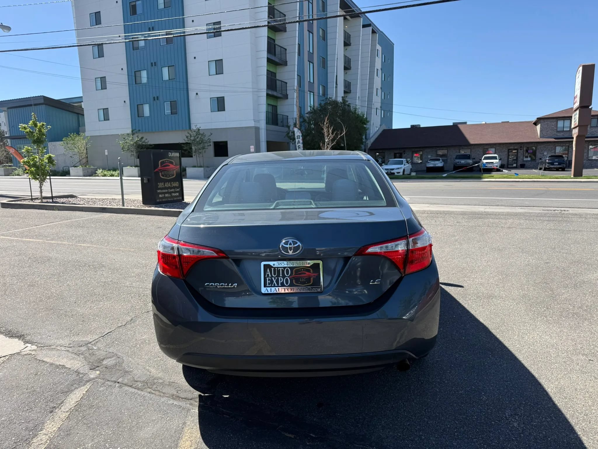 Used 2015 Toyota Corolla LE FWD image 6