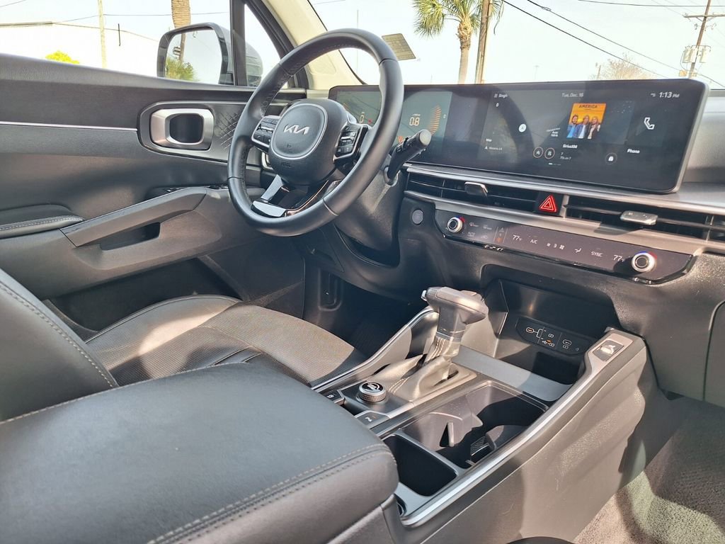 Used 2025 Kia Sorento S image 26