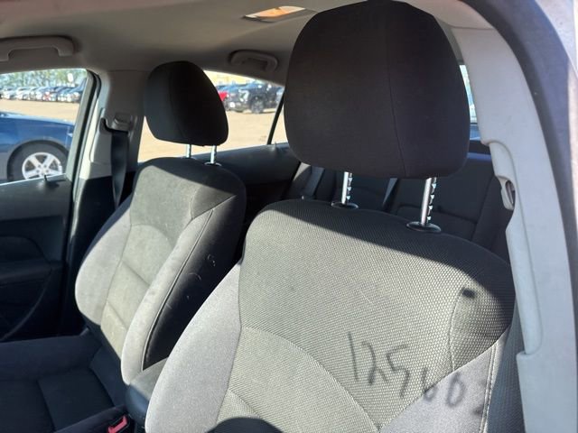 Used 2014 Chevrolet Cruze LT image 11