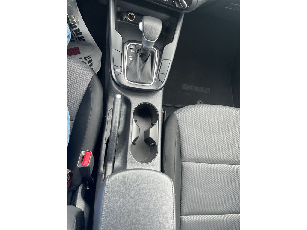 Used 2025 Kia Soul LX w/ LX Technology Package FWD image 16
