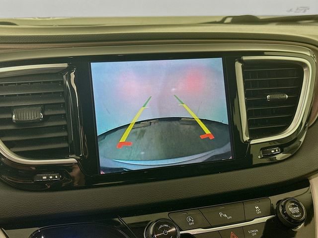 Used 2018 Chrysler Pacifica Touring-L Plus w/ Tire & Wheel Group image 15