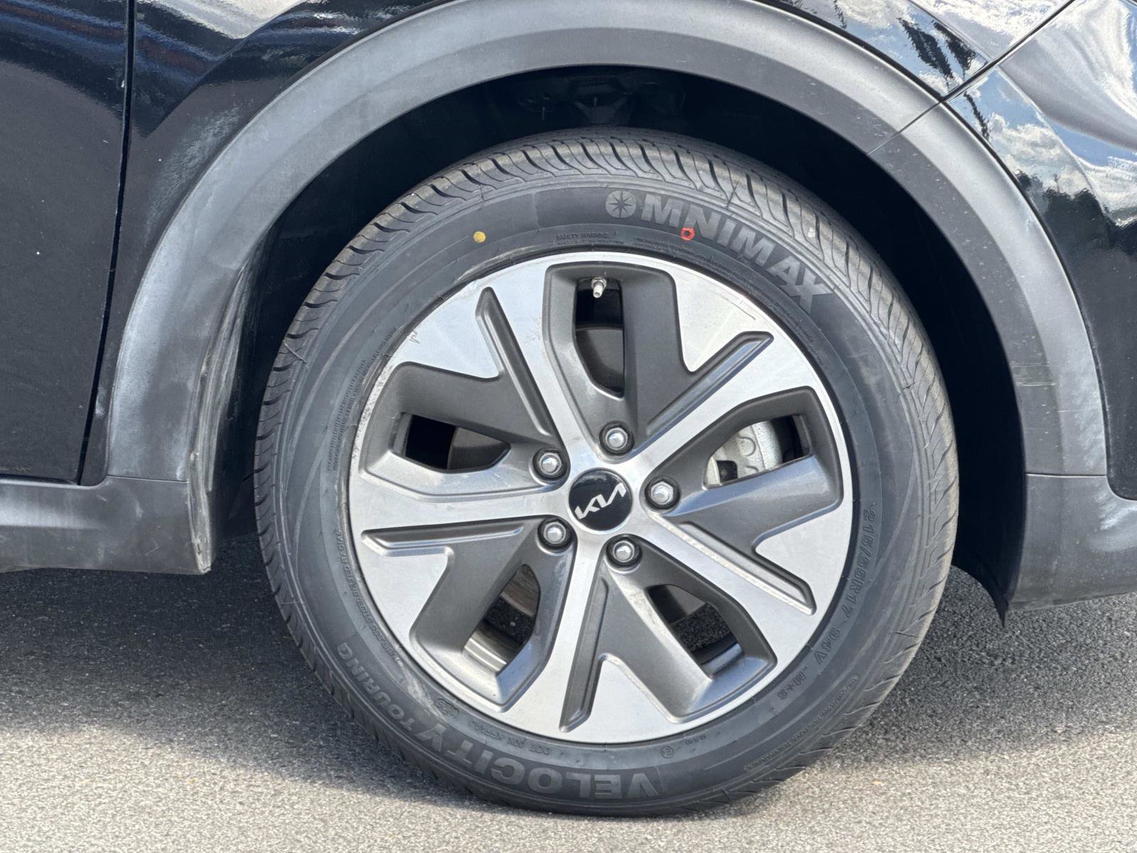 Used 2022 Kia Niro EX image 29