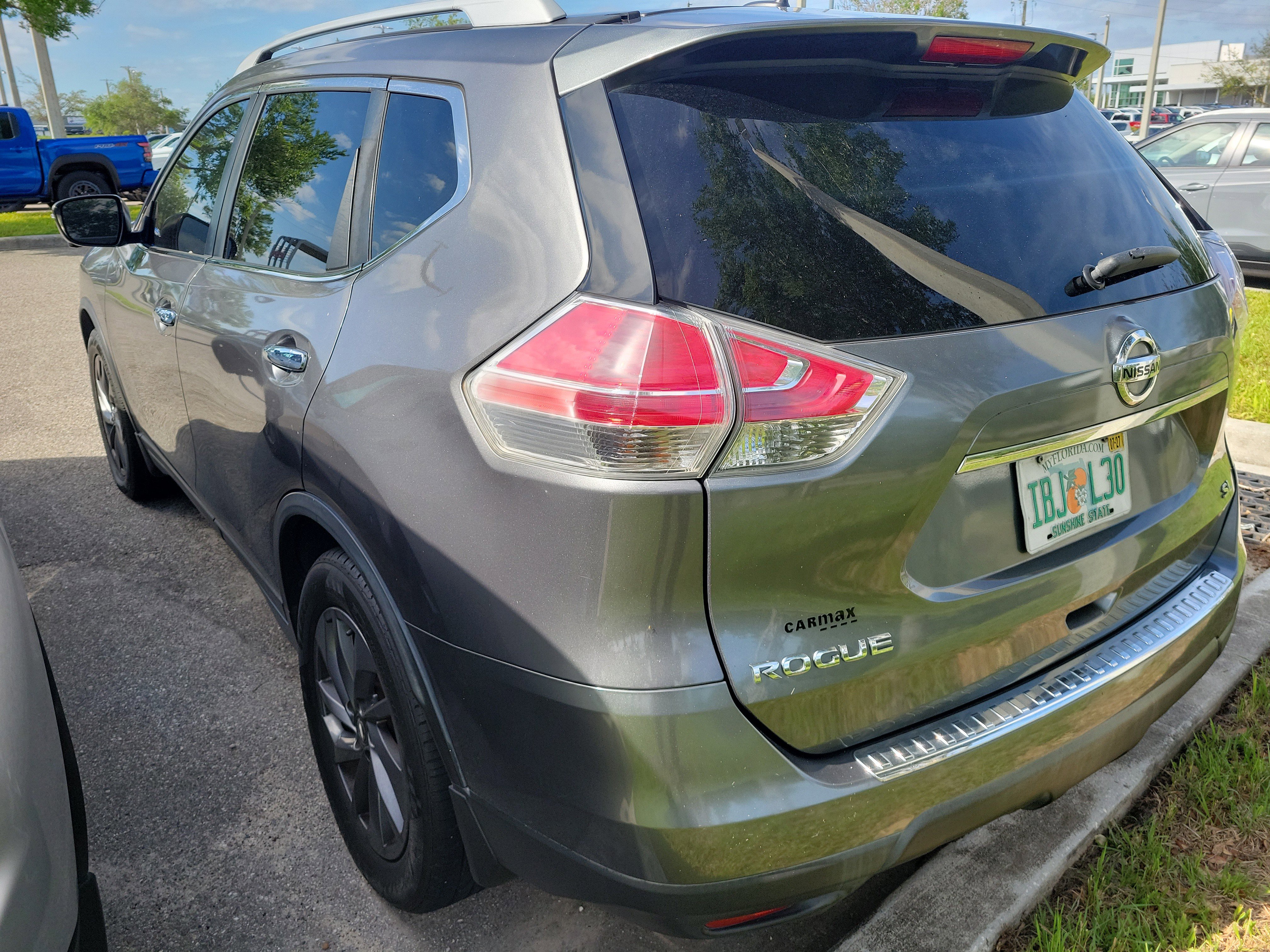 Used 2016 Nissan Rogue SL w/ SL Premium Package image 4