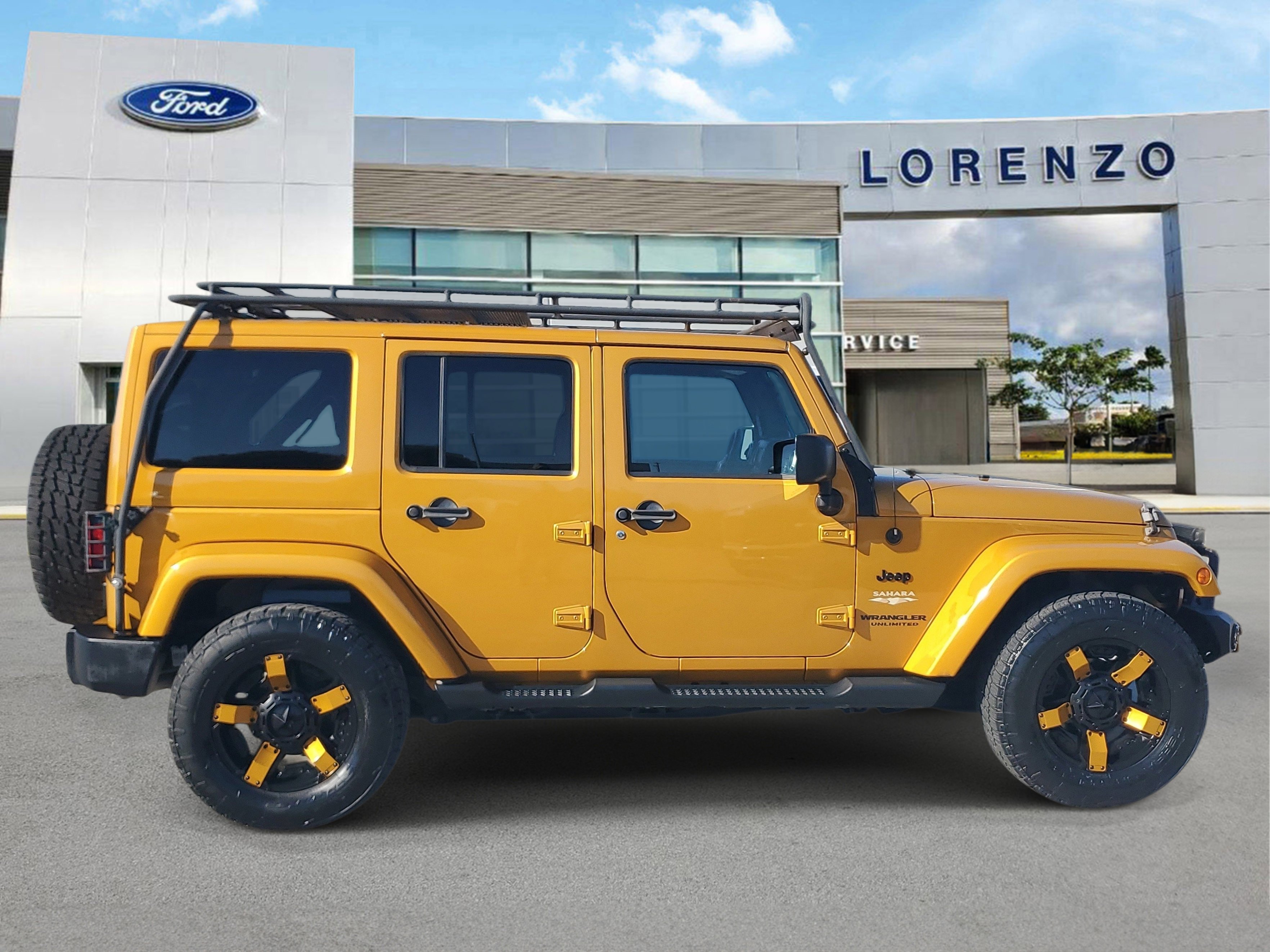 Used 2014 Jeep Wrangler Unlimited Sahara w/ Connectivity Group image 4
