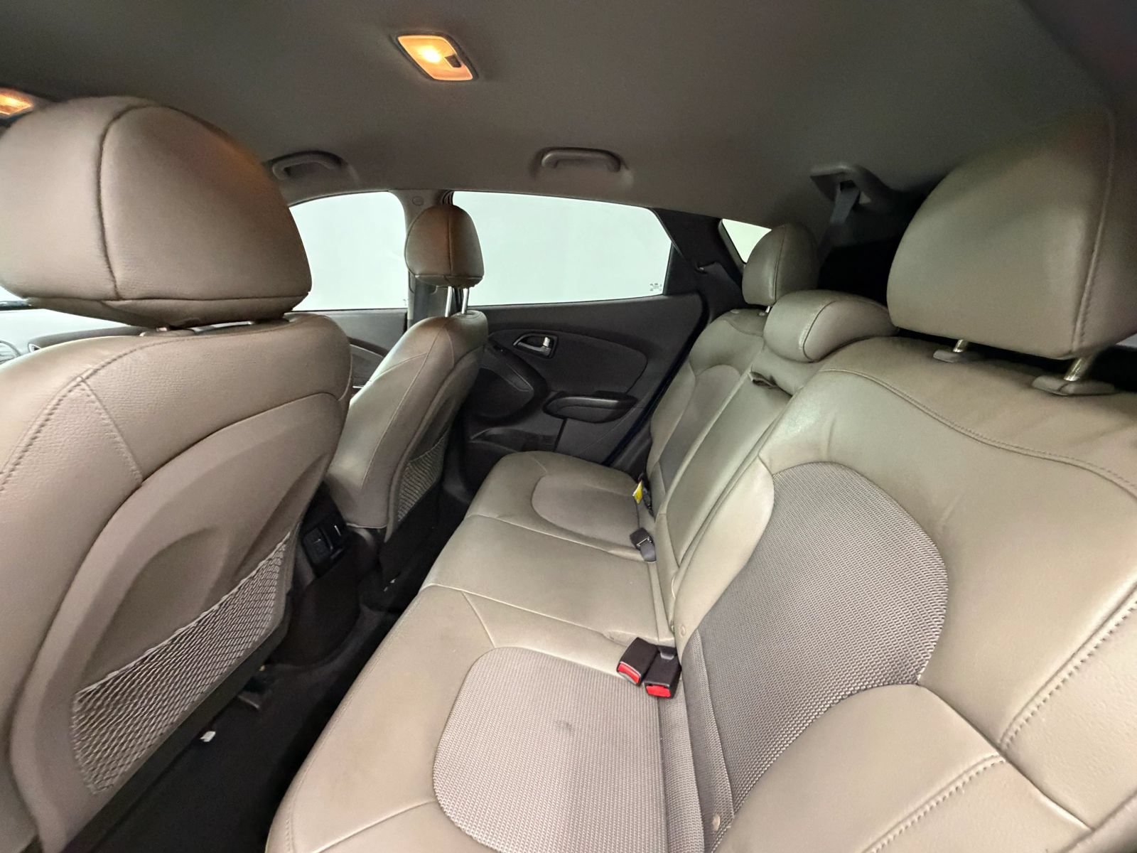 Used 2015 Hyundai Tucson SE AWD/4WD image 16