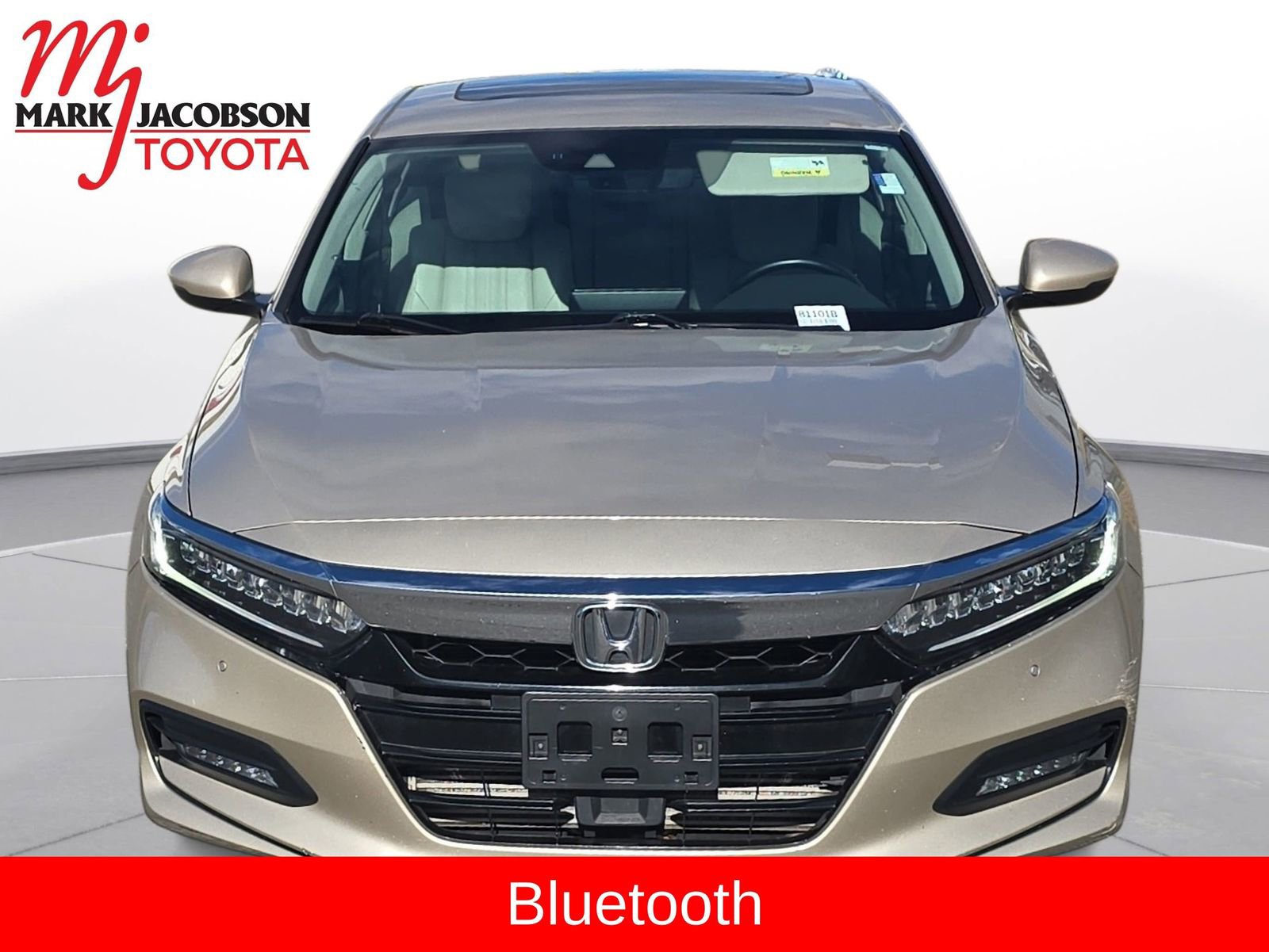 Used 2018 Honda Accord Touring image 2