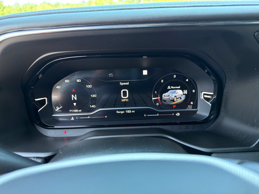 Used 2023 GMC Yukon Denali AWD/4WD image 9