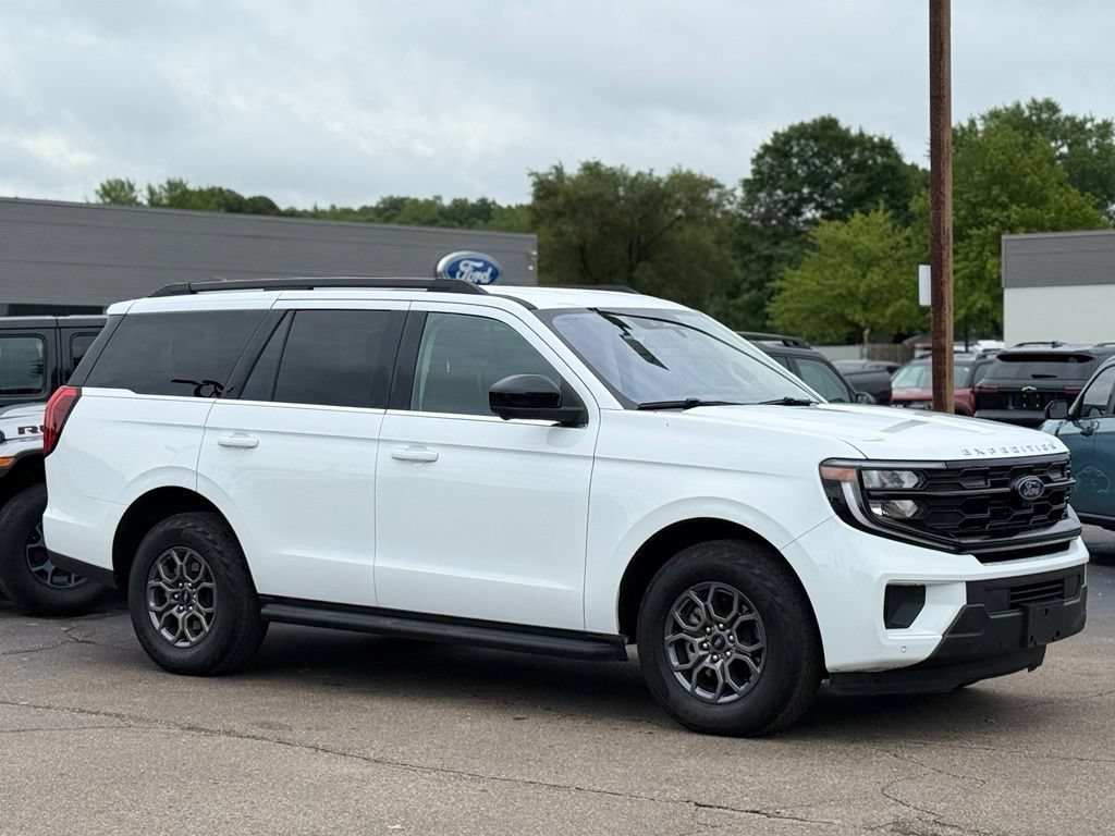Used 2025 Ford Expedition Active AWD/4WD image 32