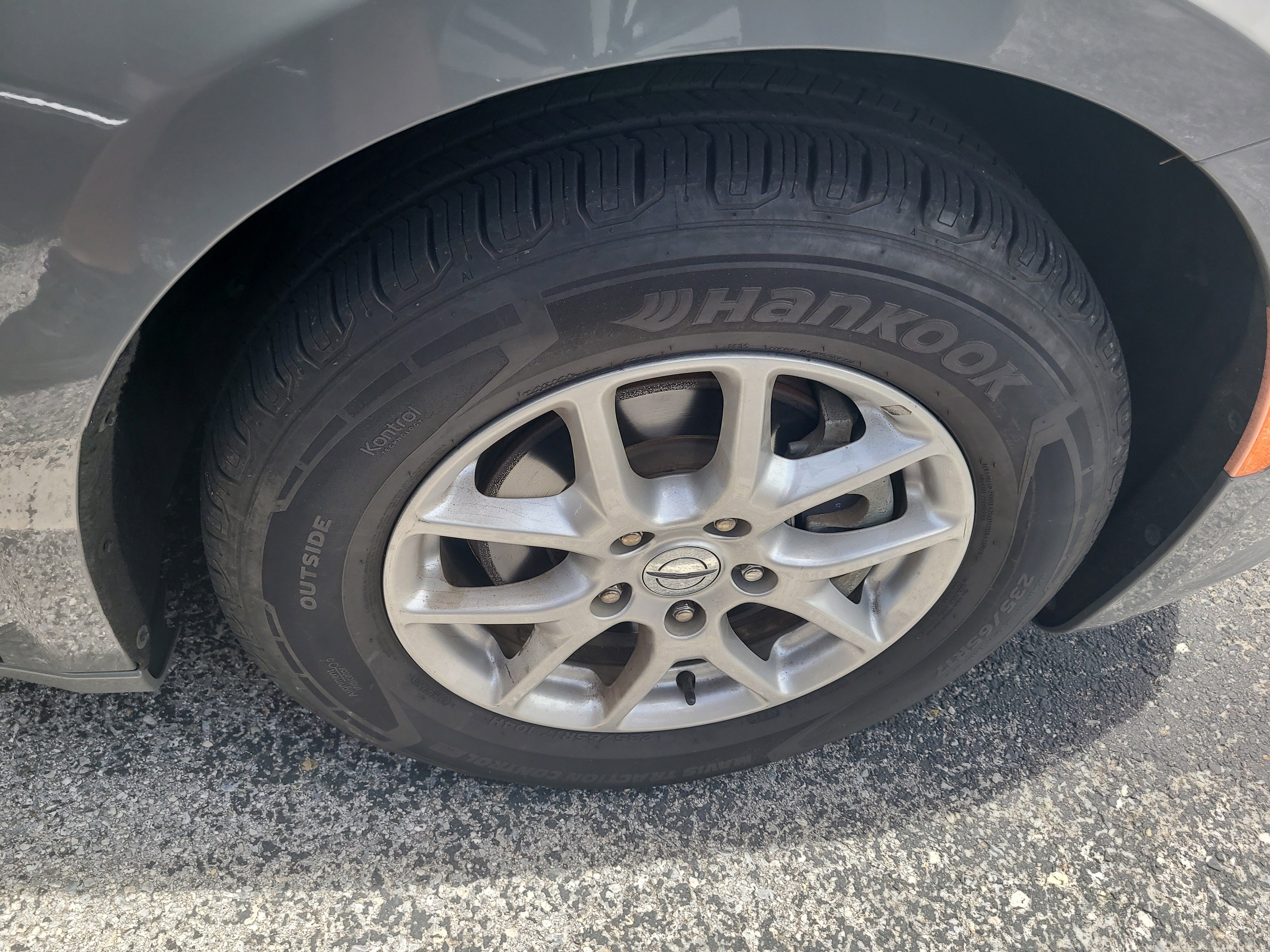 Used 2022 Chrysler Pacifica Touring-L FWD image 9