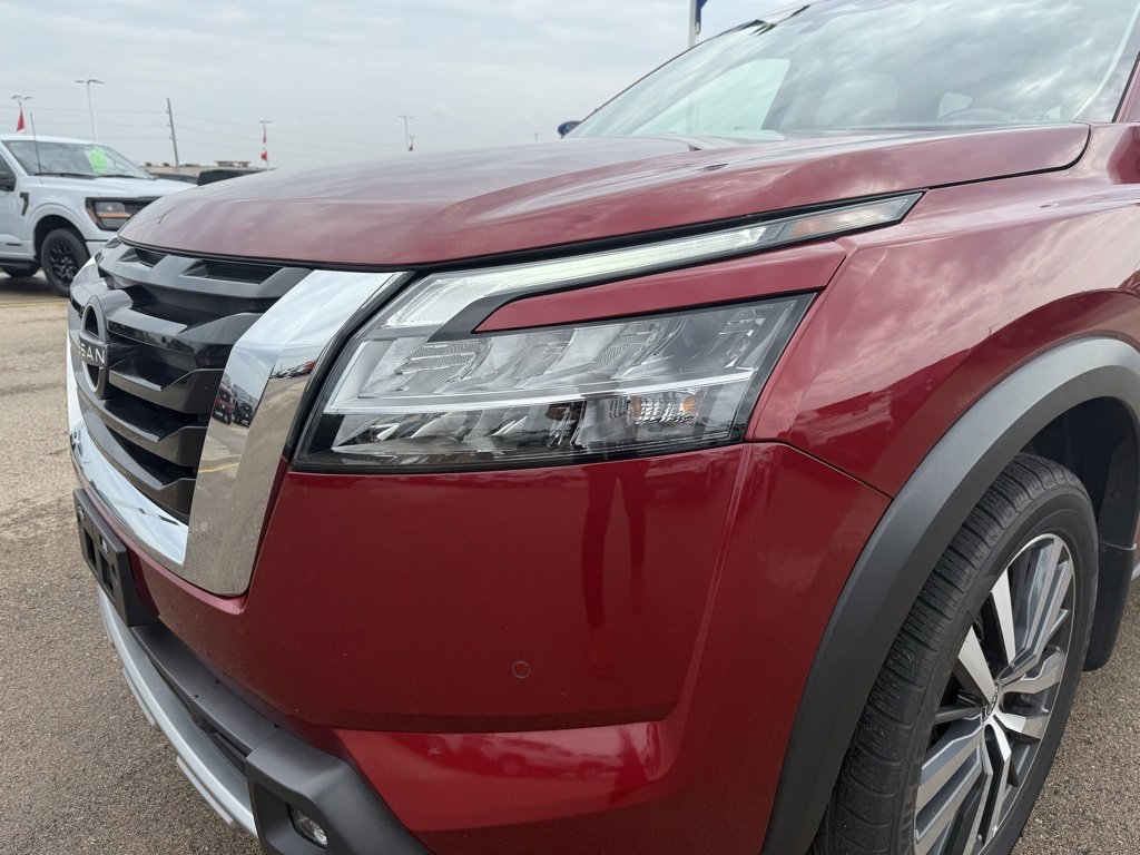 Used 2022 Nissan Pathfinder Platinum w/ Cargo Package image 27