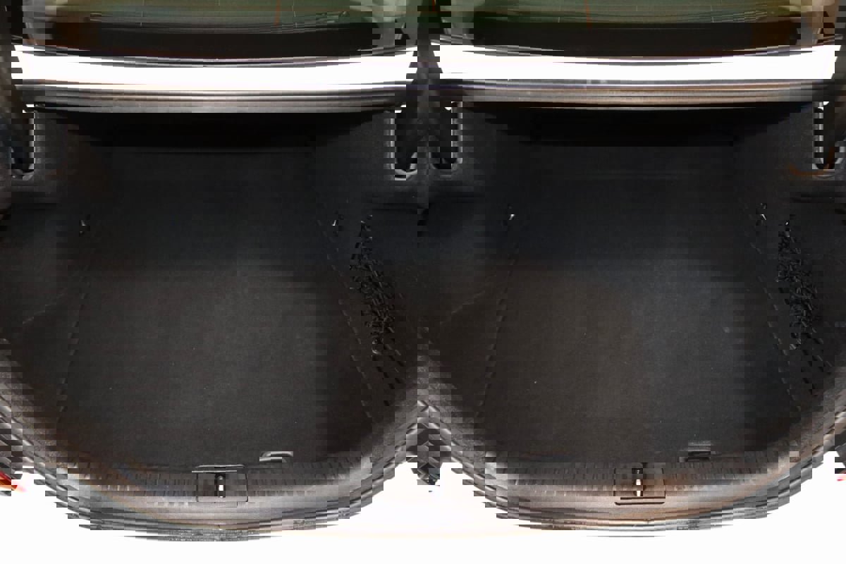 Used 2024 Genesis G70 2.5T image 61