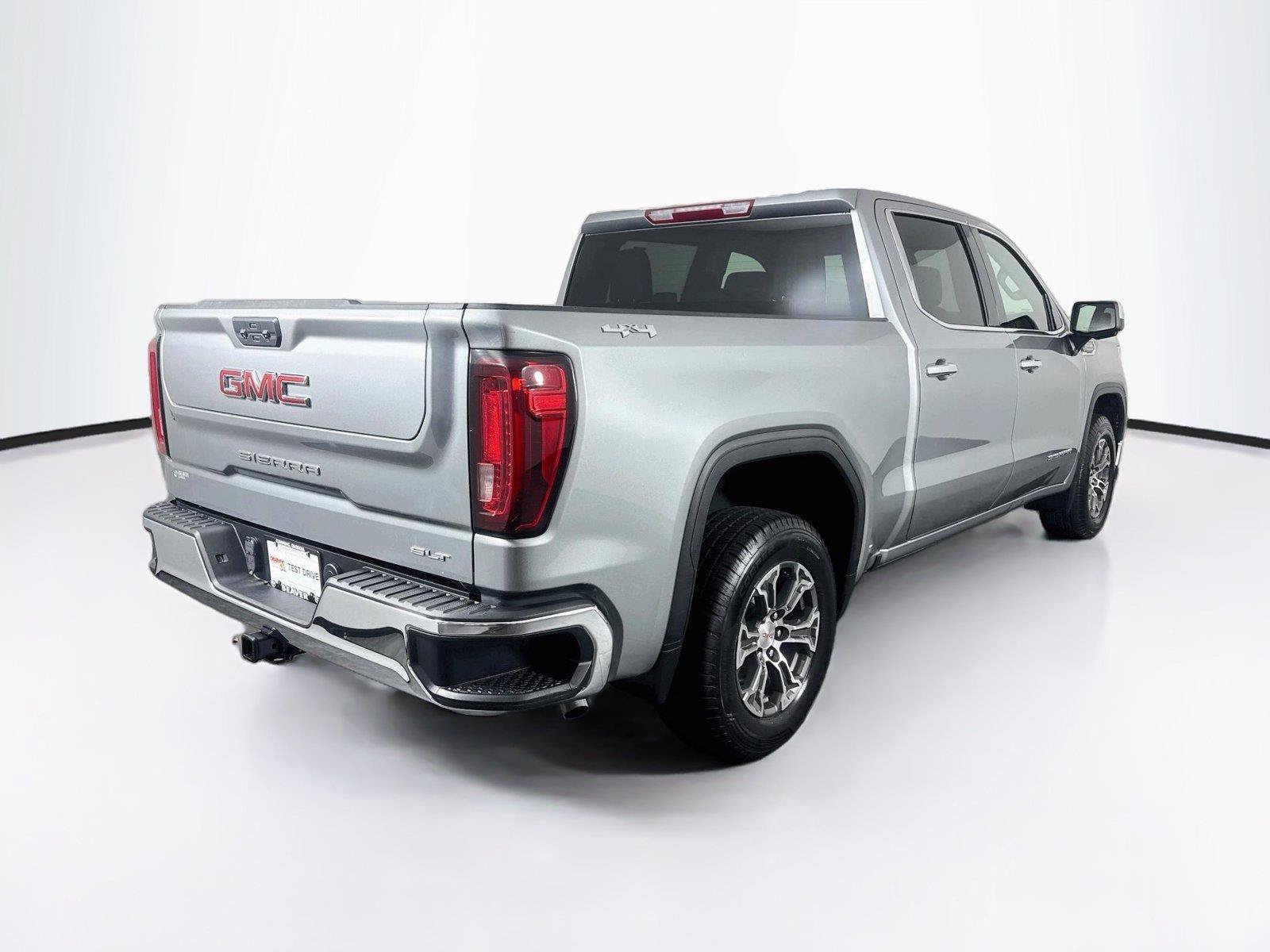 Used 2025 GMC Sierra 1500 SLT AWD/4WD image 2