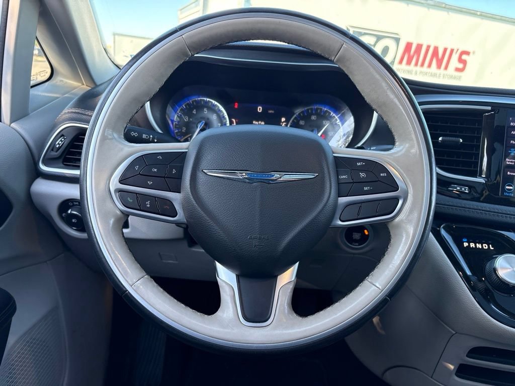 Used 2020 Chrysler Pacifica Limited FWD image 20