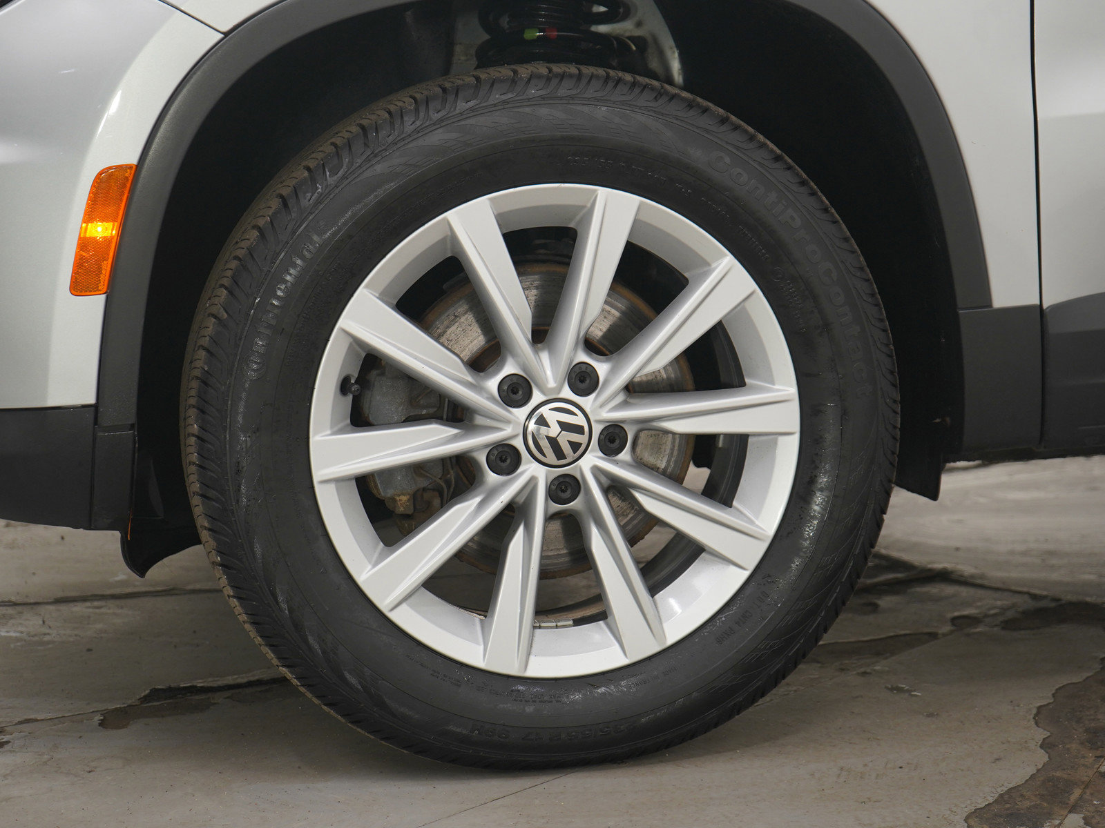 Used 2017 Volkswagen Tiguan S image 29