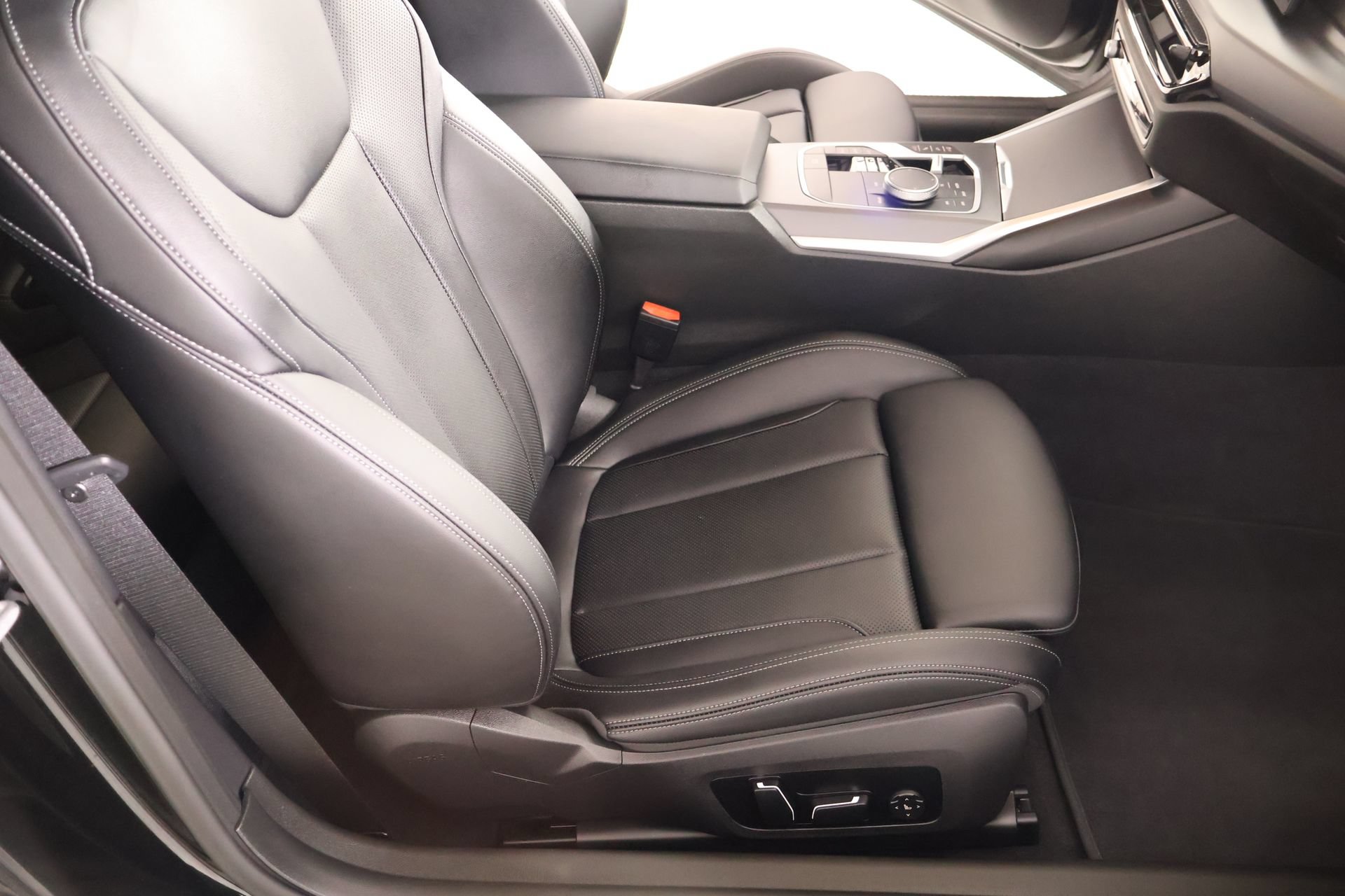 Used 2025 BMW 230i Coupe RWD image 14