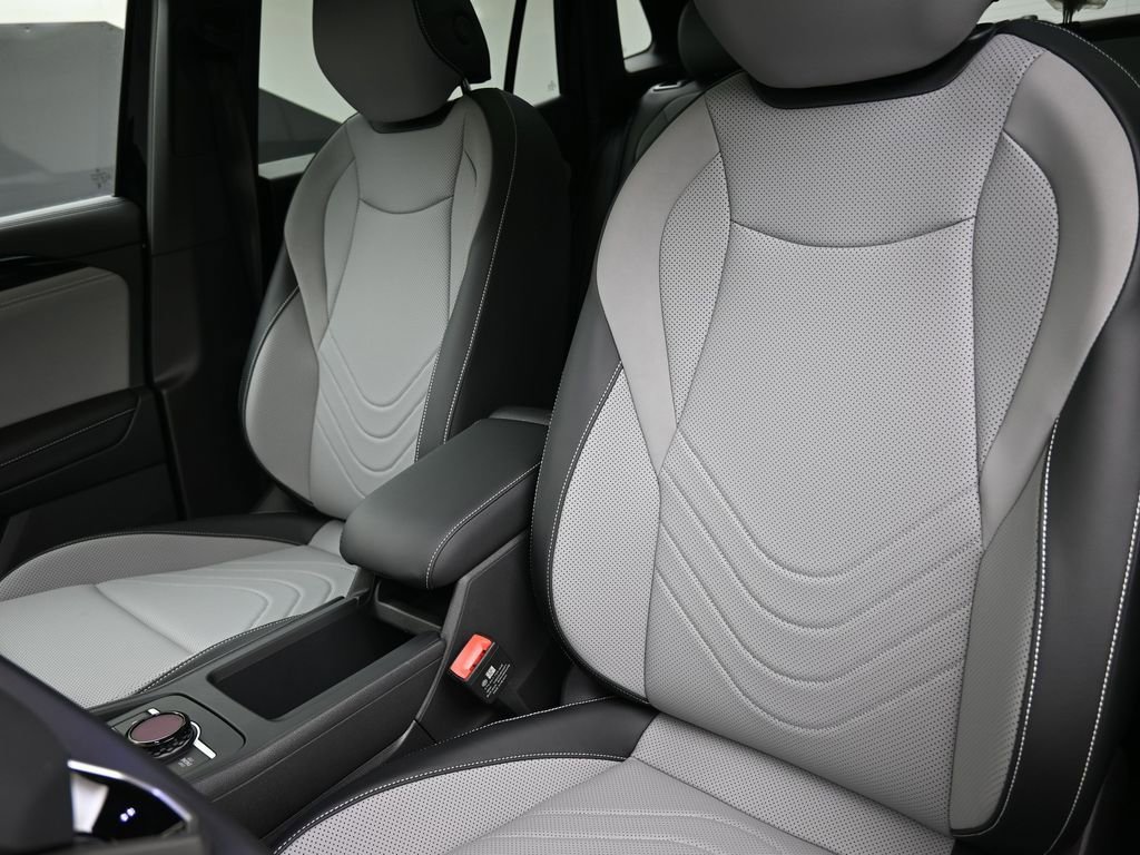 New 2026 Volkswagen Tiguan SE R-Line image 23