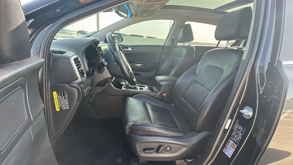 Used 2020 Kia Sportage EX w/ EX Technology Package FWD image 4