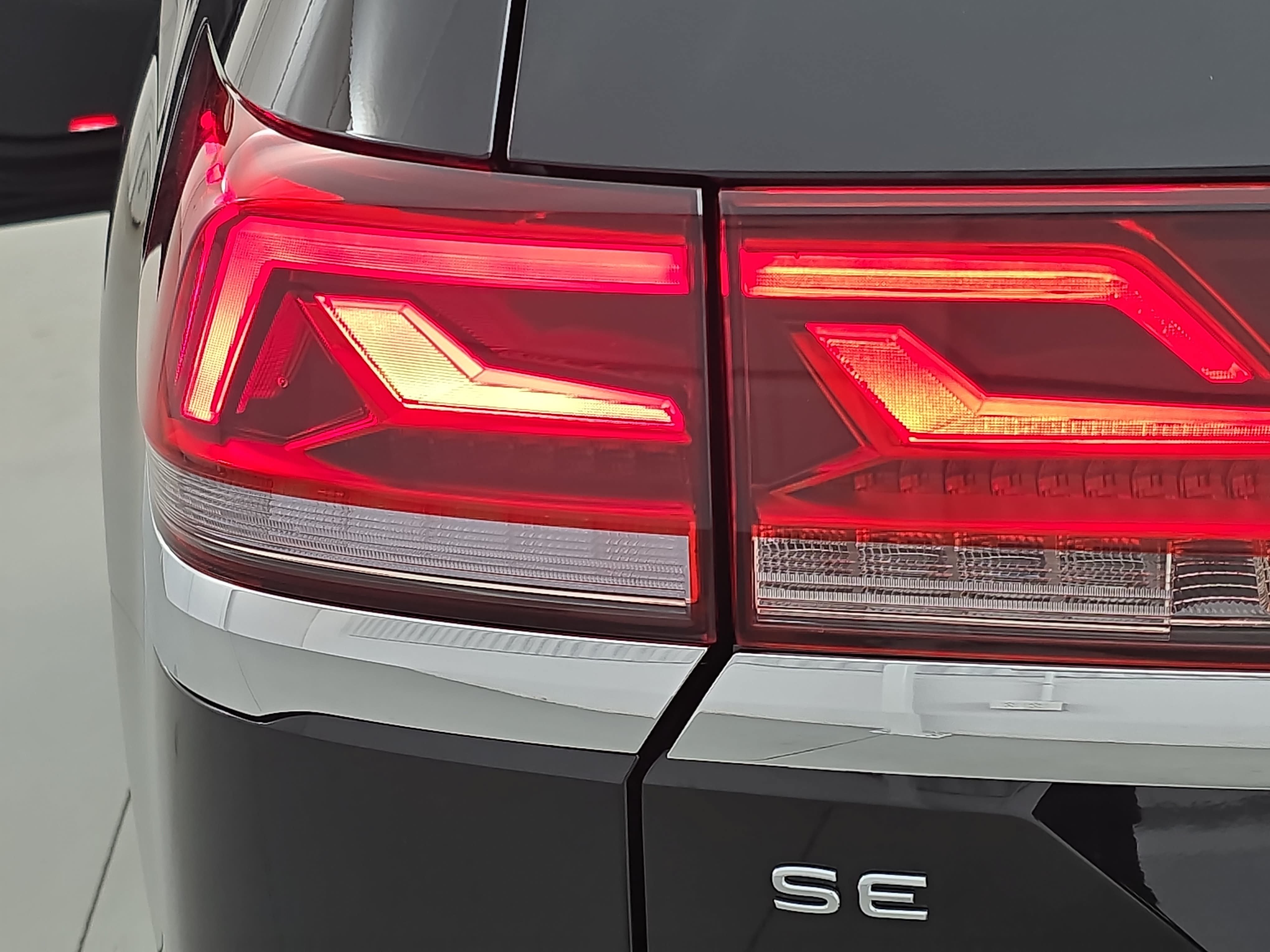 New 2026 Volkswagen Atlas SE FWD image 36