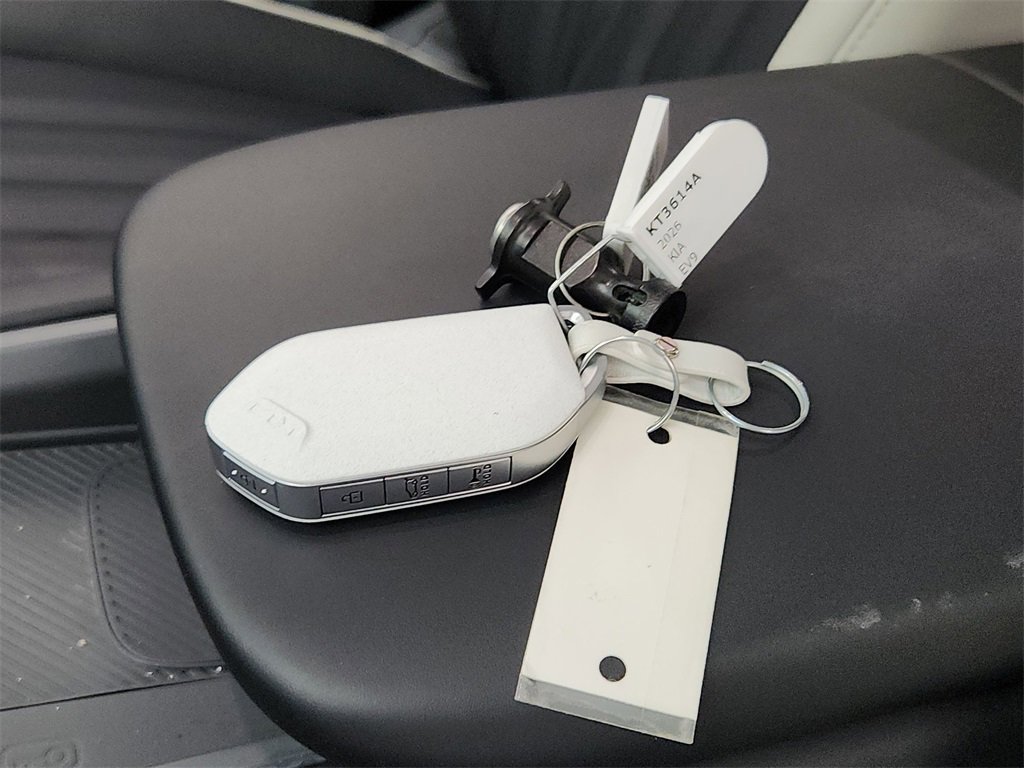 Certified 2026 Kia EV9 GT-Line image 27