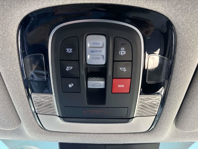 Used 2024 Hyundai Palisade Limited FWD image 24