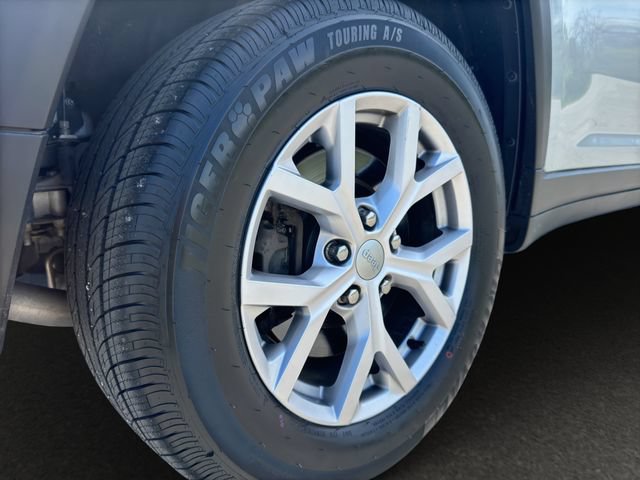 Used 2021 Jeep Grand Cherokee L Limited AWD/4WD image 23