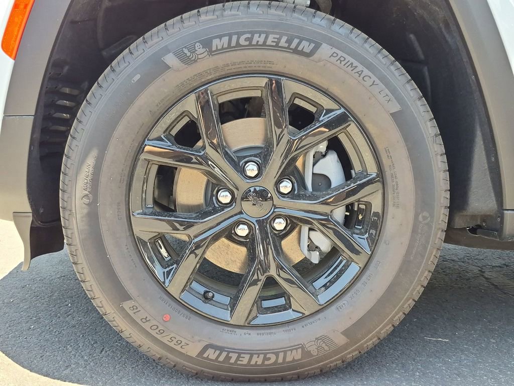 New 2026 Jeep Grand Cherokee Altitude RWD image 8