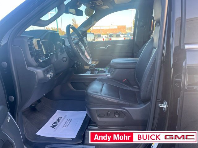 Used 2023 GMC Sierra 1500 SLT w/ SLT Premium Plus Package AWD/4WD image 17