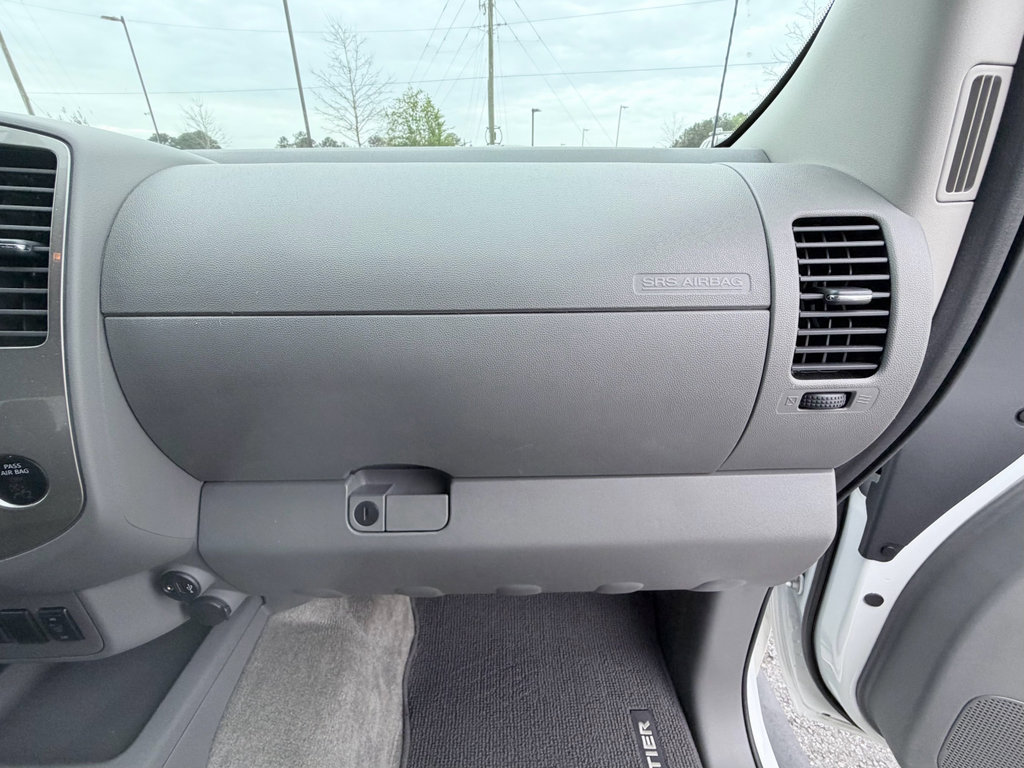 Used 2017 Nissan Frontier SL image 19